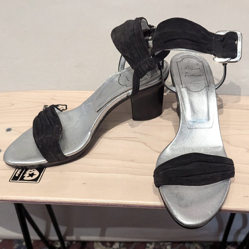 ROGER VIVIER PODIUM ANKLE STRAP SANDAL PUMP IN SUEDE LEATHER - EU 36/US 6